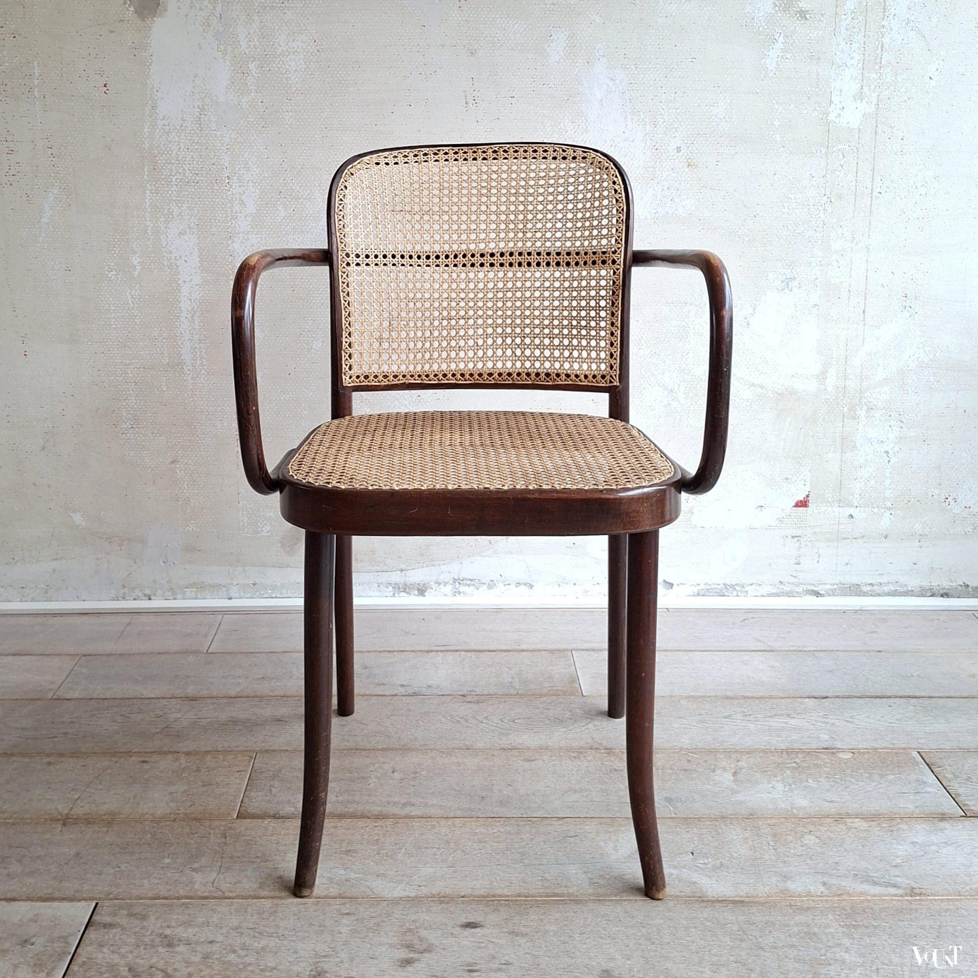 Set van 4 bruine Praag of 811 stoelen, Ligna, jaren '70