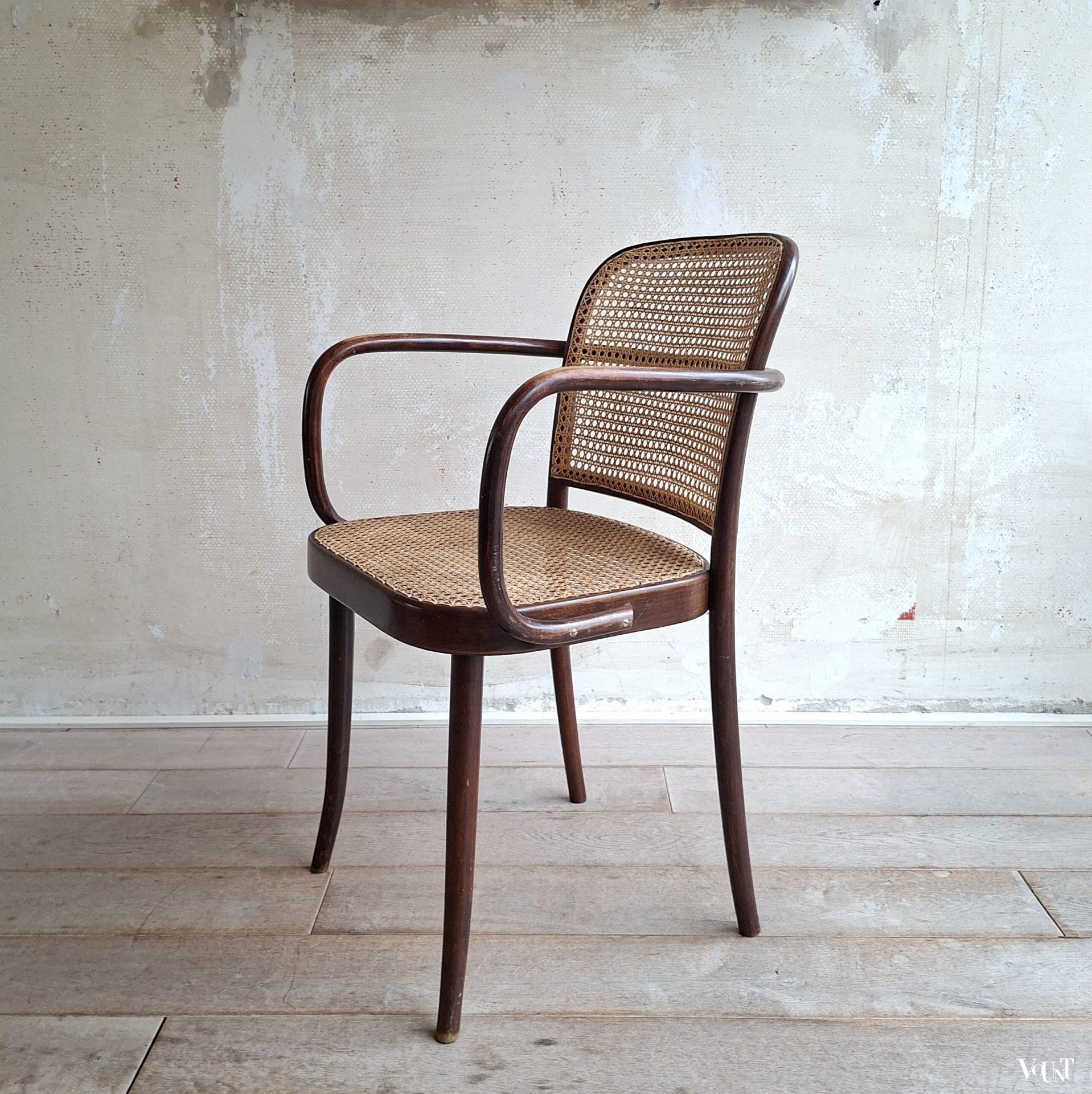 Set van 4 bruine Praag of 811 stoelen, Ligna, jaren '70