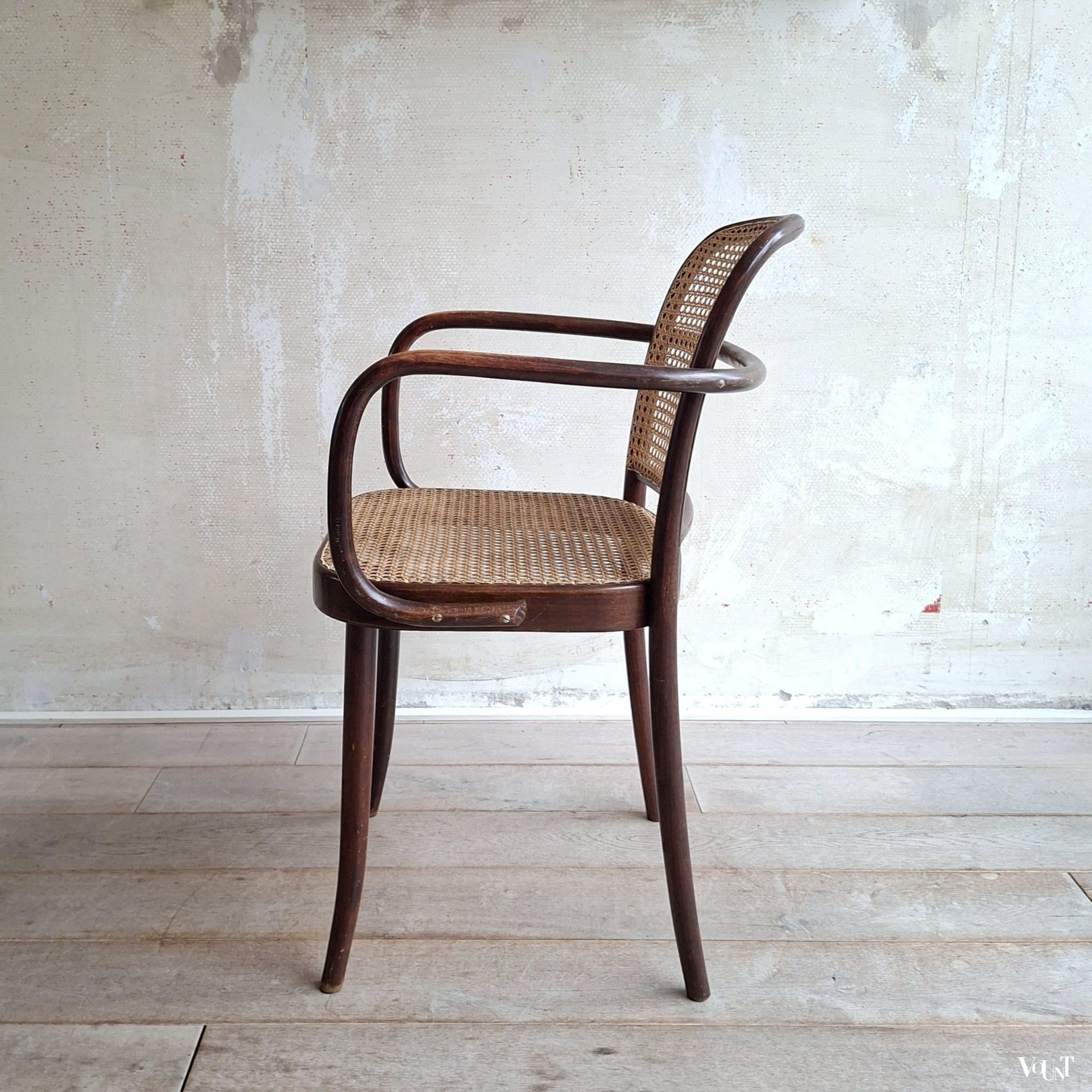 Set van 4 bruine Praag of 811 stoelen, Ligna, jaren '70