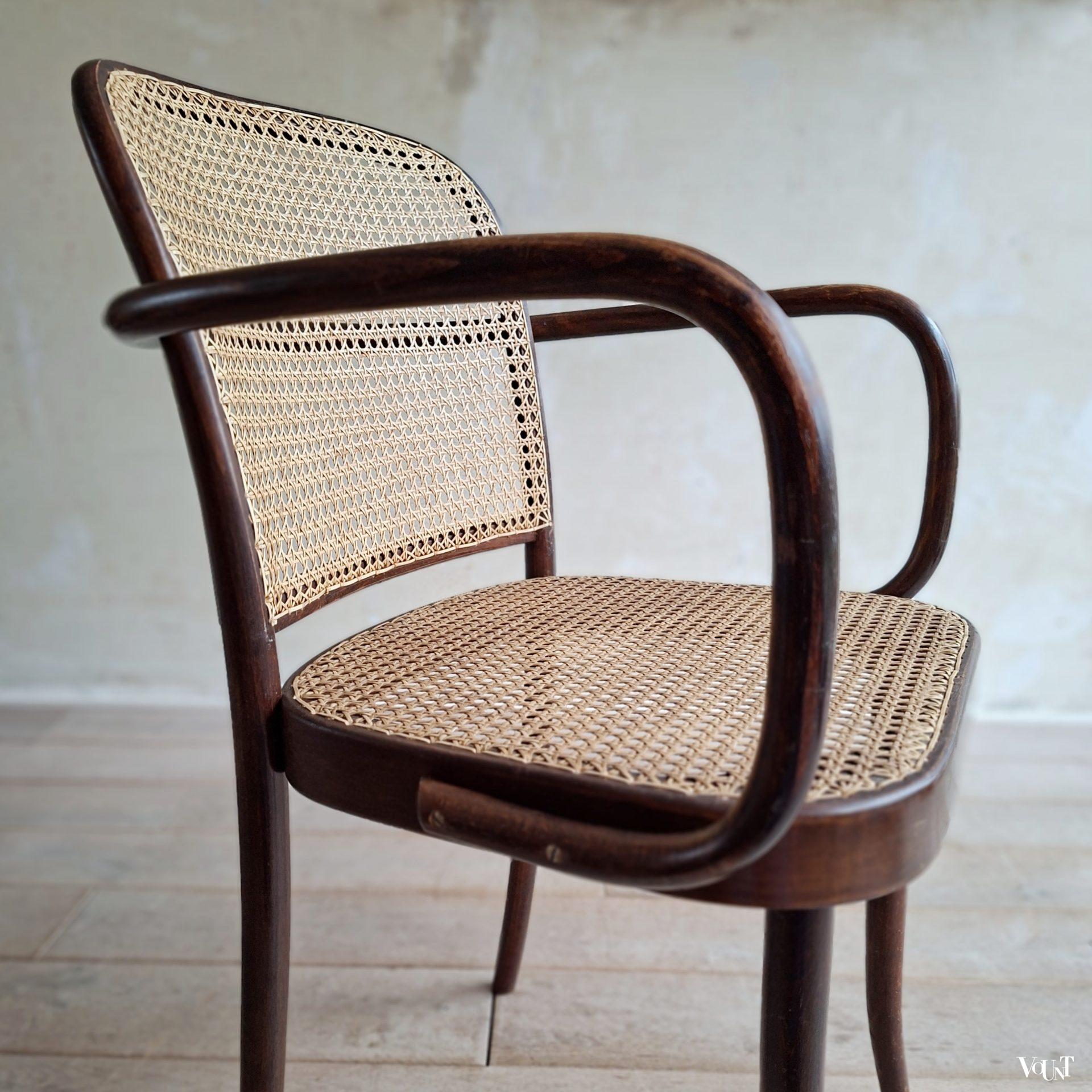 Set van 4 bruine Praag of 811 stoelen, Ligna, jaren '70