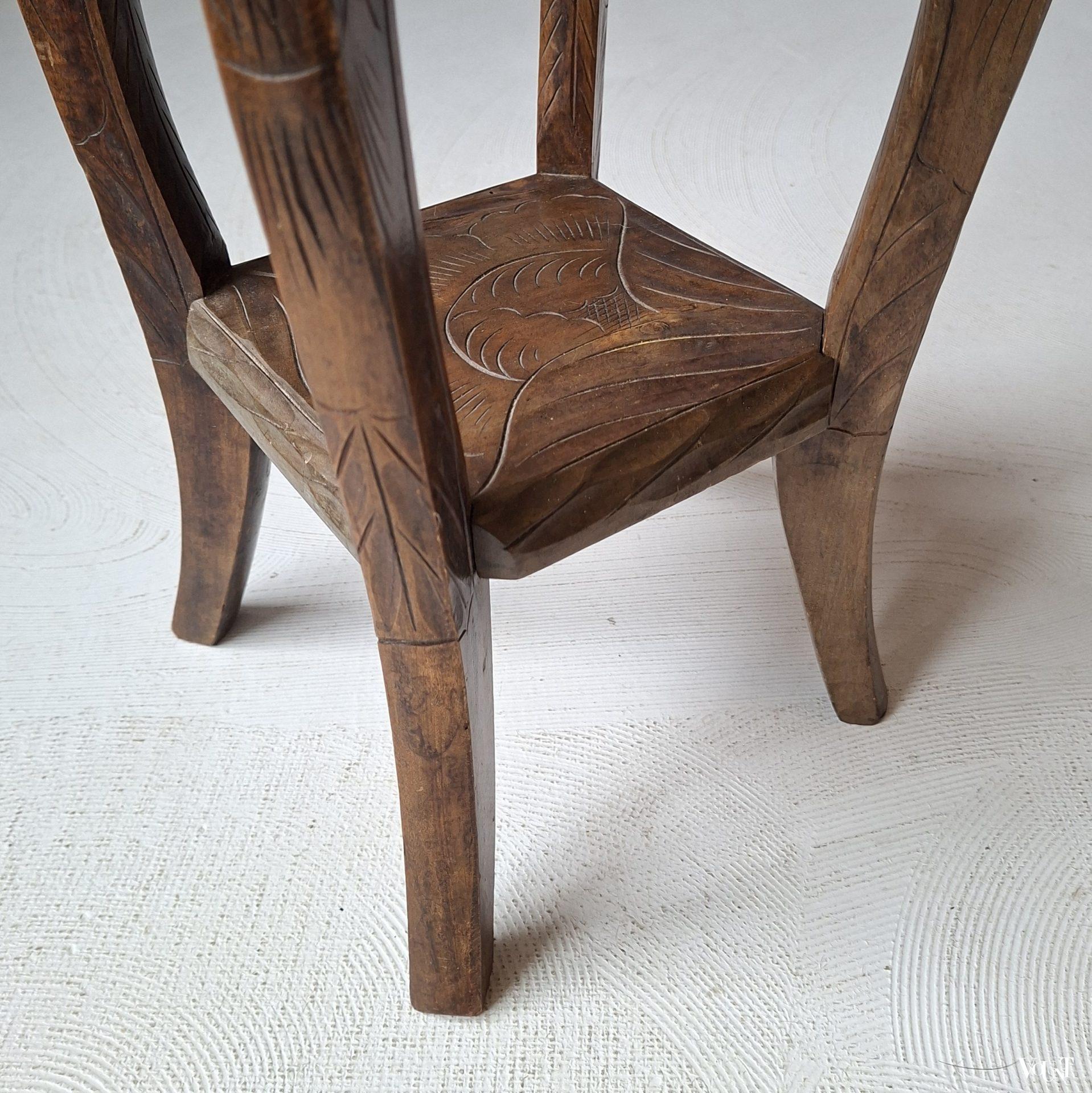 Japans handgesneden bijzettafeltje, Liberty & Co., rond 1900