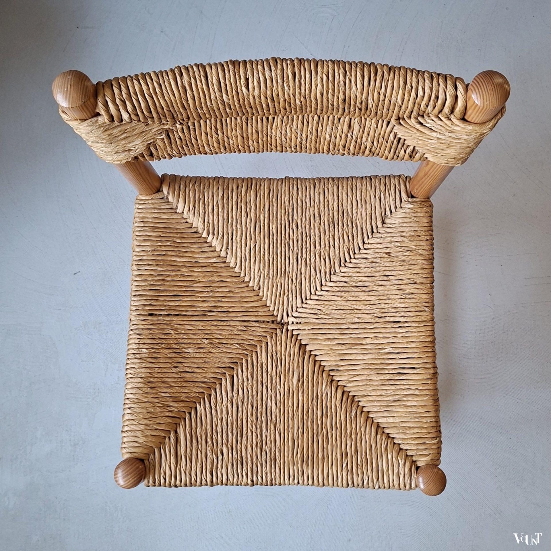 Houten stoel met biezen zitting en rugleuning, jaren '60