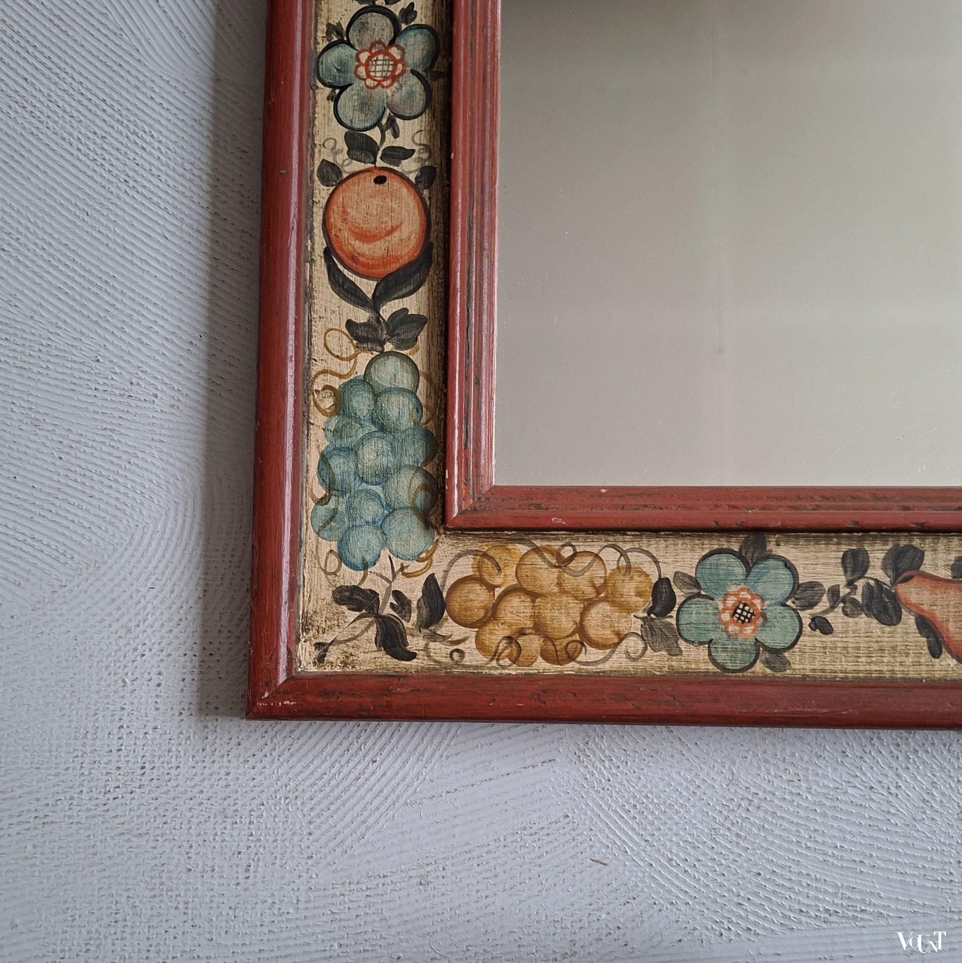 Spiegel in houten lijst met fruitmotief, jaren '70/'80