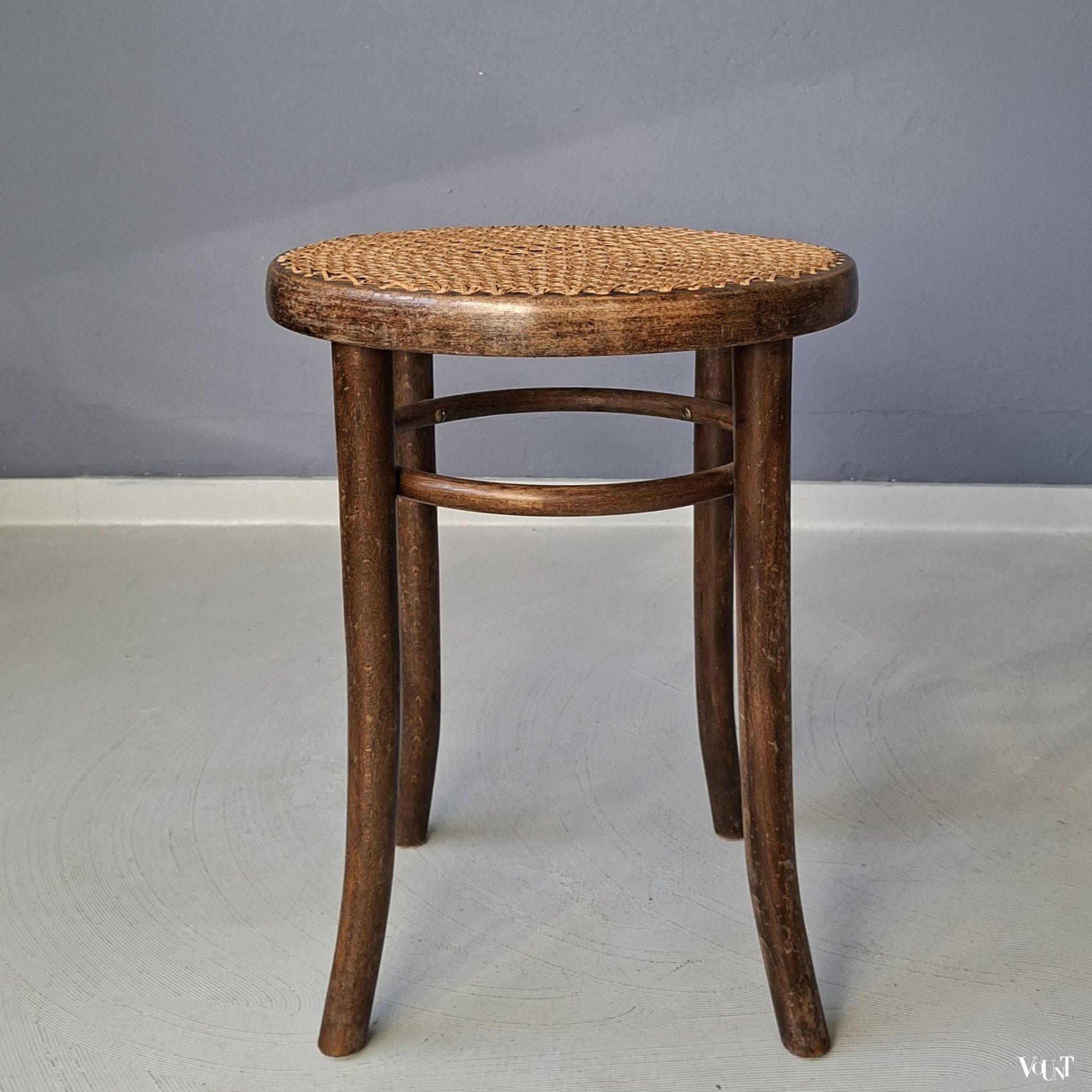 Bentwood kruk met rotan zitting, ZPM Radomsko, jaren '60/'70