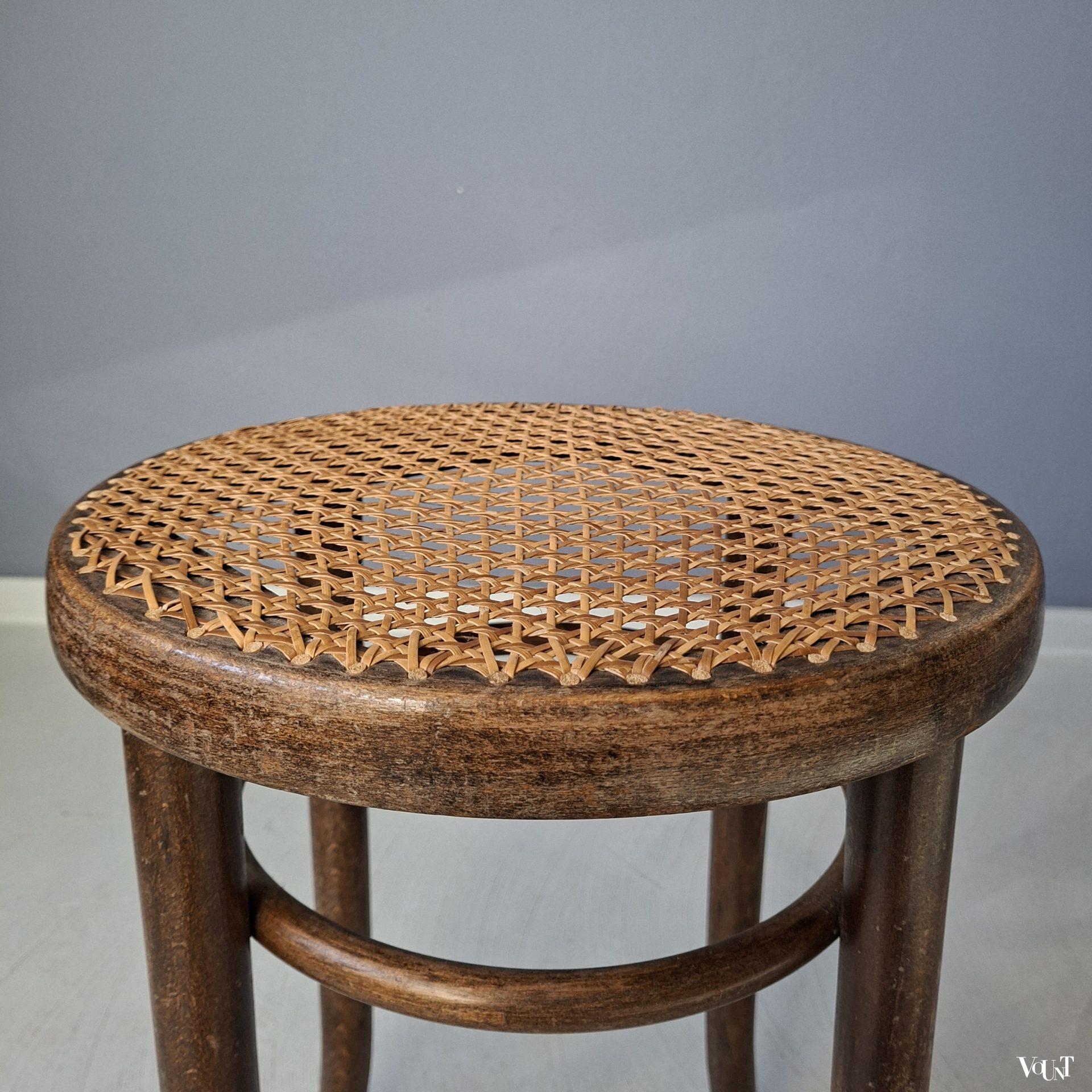 Bentwood kruk met rotan zitting, ZPM Radomsko, jaren '60/'70