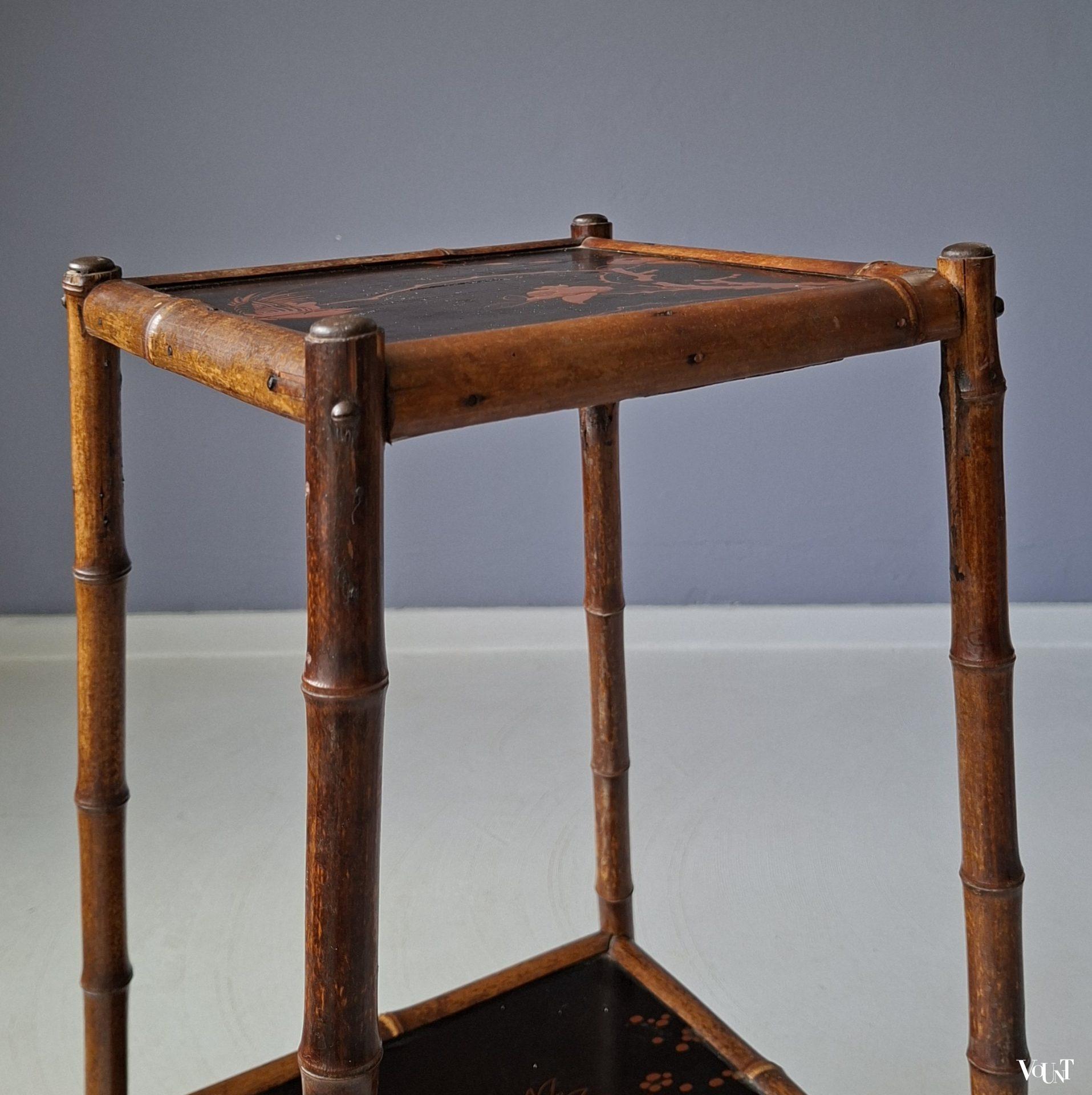 Bamboe bijzettafel met gelakte bladen, eind 19e eeuw